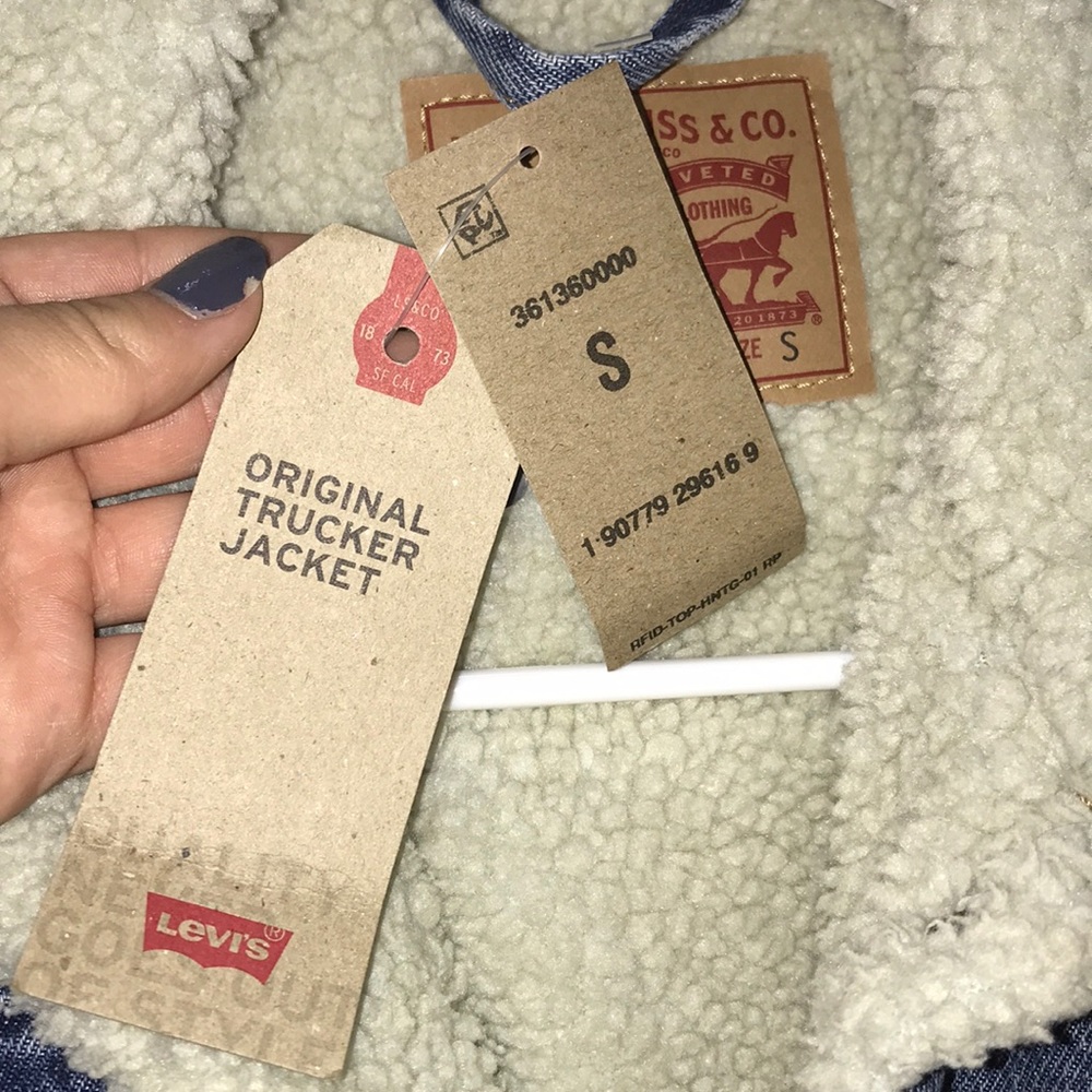 Levi’s Jean Jacket - Picture 3 of 6